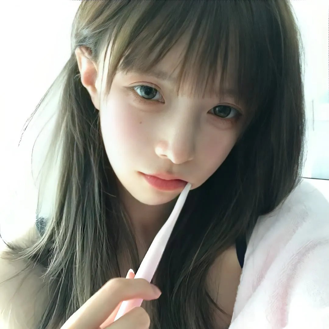 忧郁小女孩 封面